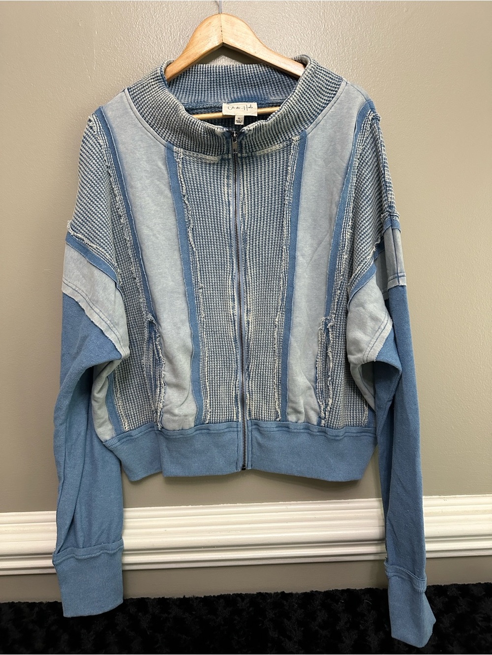 Oli & Hali full zip distressed blue sweatshirt Sz XL